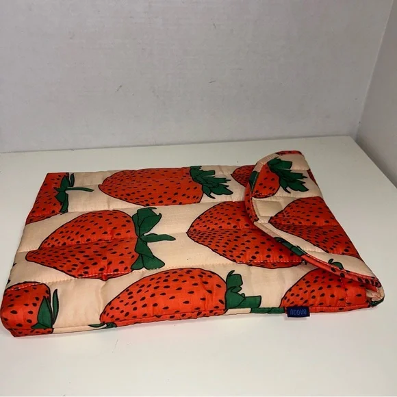 Baggu Strawberry Print Puffy Hook & Loop Tablet Sleeve Pouch - Picture 10 of 12